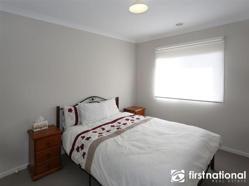 37 Dash Drive, Cranbourne East VIC 3977
