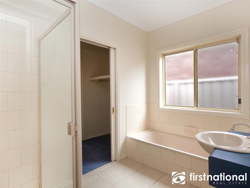 32 Macalister Place, Pakenham VIC 3810