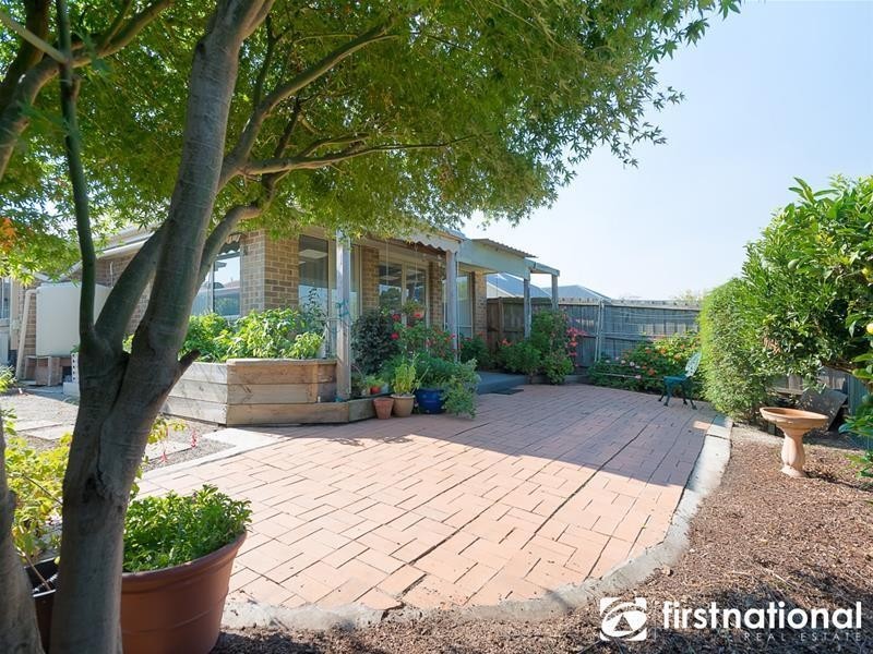 35 John Fisher Drive, Berwick VIC 3806