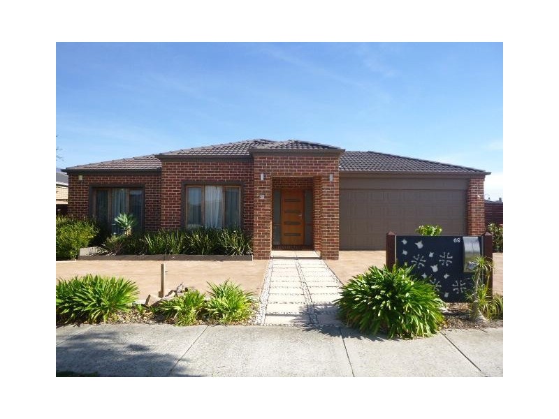 69 Melington Drive, Lyndhurst VIC 3975