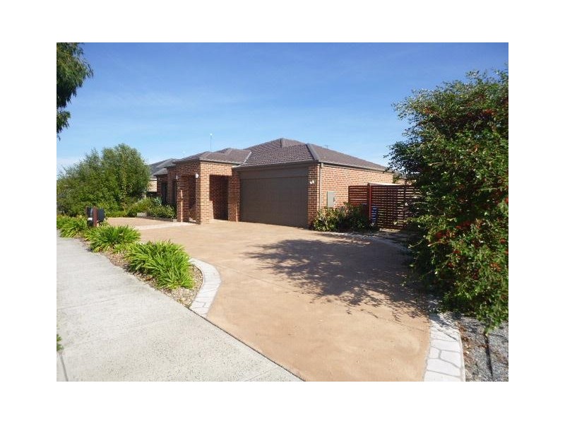 69 Melington Drive, Lyndhurst VIC 3975