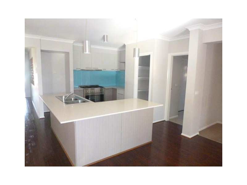 69 Melington Drive, Lyndhurst VIC 3975