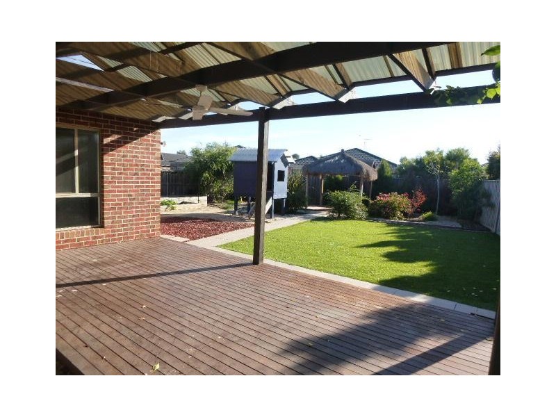 69 Melington Drive, Lyndhurst VIC 3975