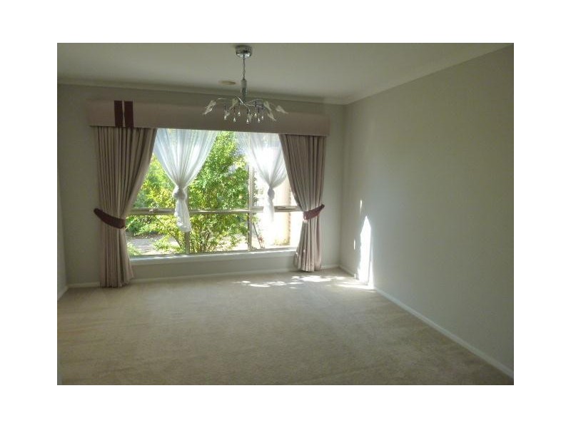 69 Melington Drive, Lyndhurst VIC 3975