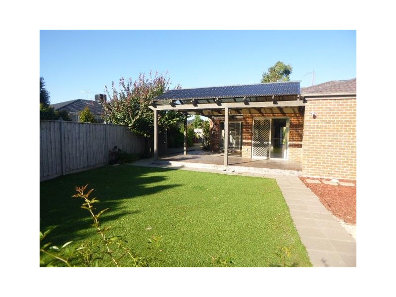 69 Melington Drive, Lyndhurst VIC 3975