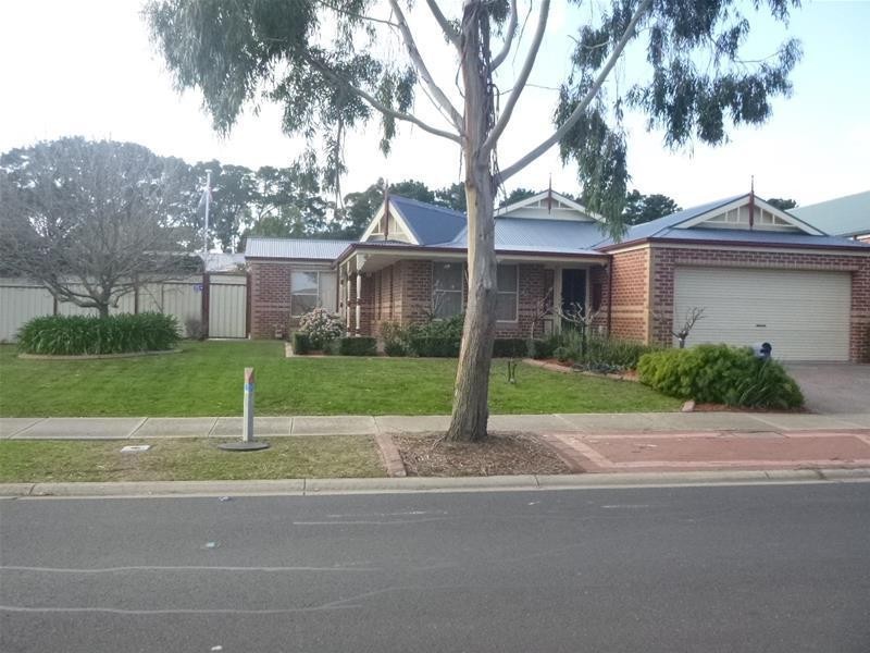 1 Waterville Vista, Cranbourne VIC 3977