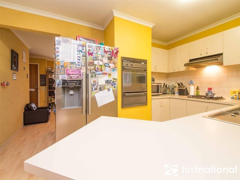 11 Fraser Court, Cranbourne North VIC 3977