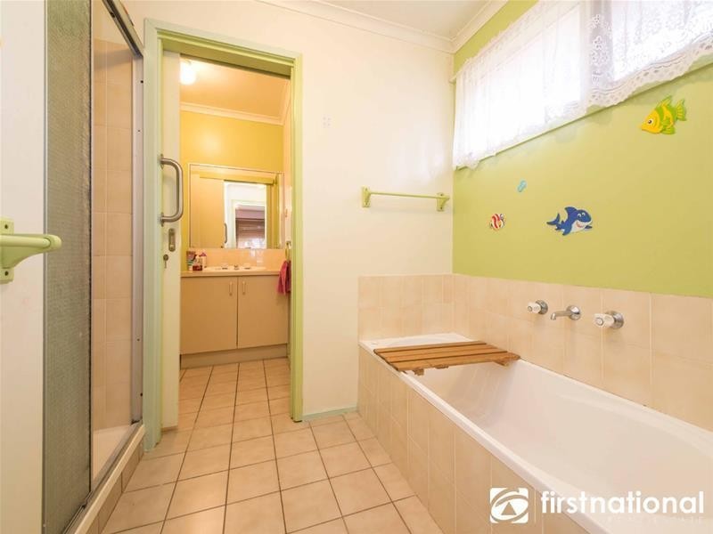 11 Fraser Court, Cranbourne North VIC 3977