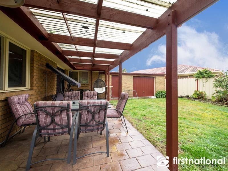 11 Fraser Court, Cranbourne North VIC 3977
