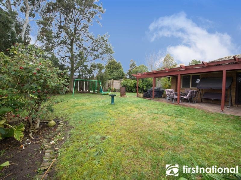 11 Fraser Court, Cranbourne North VIC 3977