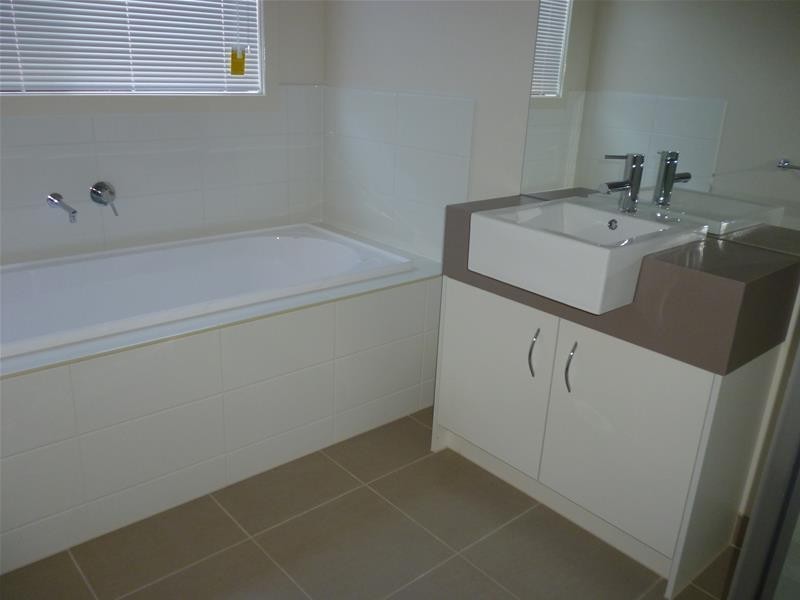 21 Celestine Drive, Officer VIC 3809