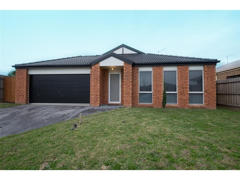 5 Greta Court, Pakenham VIC 3810