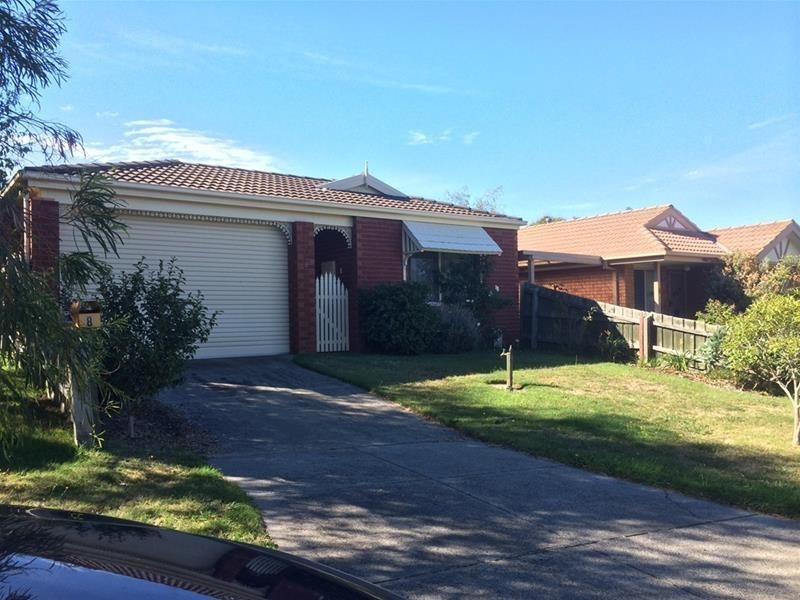 8 Mirrabook Court, Berwick VIC 3806