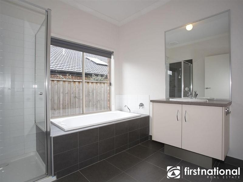 67 Arena Parade, Officer VIC 3809