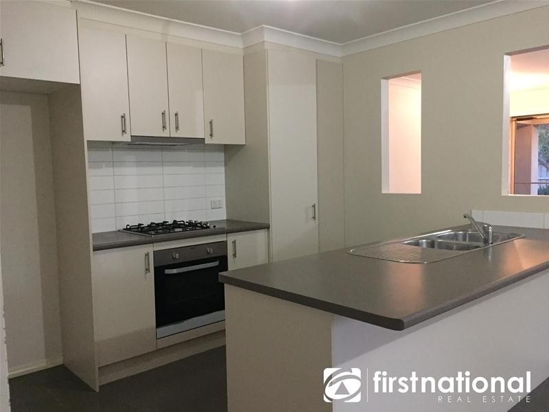 21B Snodgrass Street, Pakenham VIC 3810