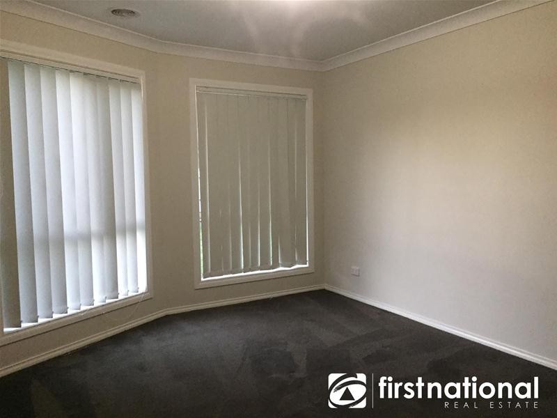 21B Snodgrass Street, Pakenham VIC 3810