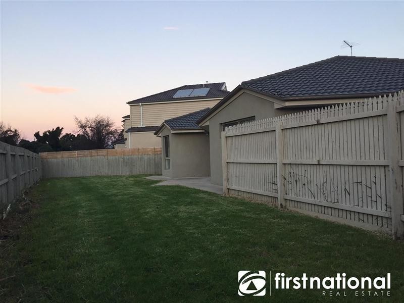 21B Snodgrass Street, Pakenham VIC 3810