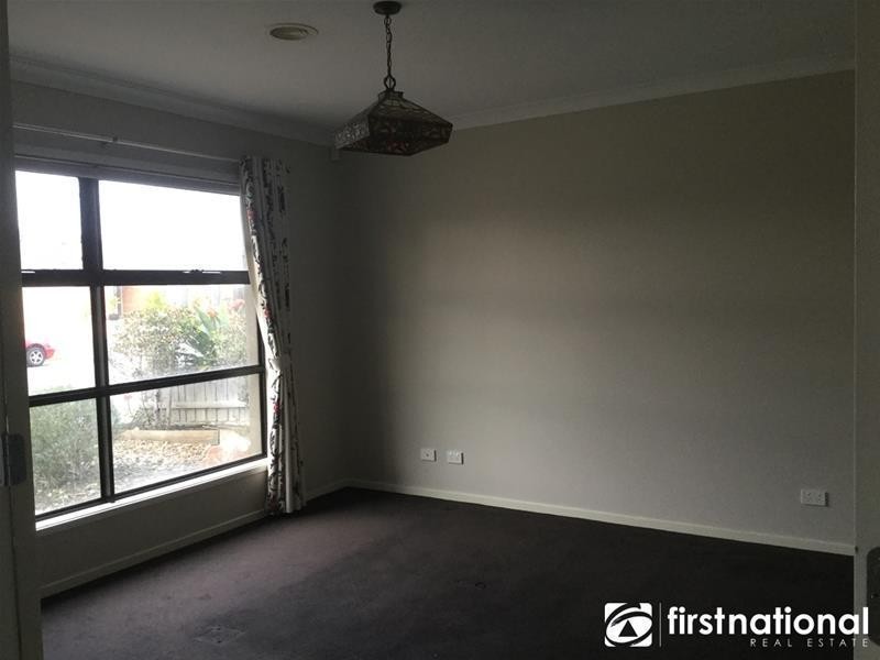 39 Yorkshire Drive, Cranbourne North VIC 3977