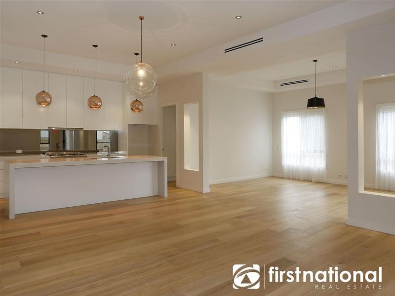 16 Araluen Rise, Narre Warren VIC 3805