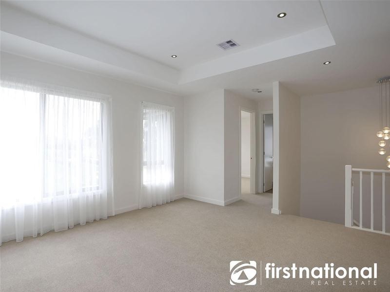 16 Araluen Rise, Narre Warren VIC 3805