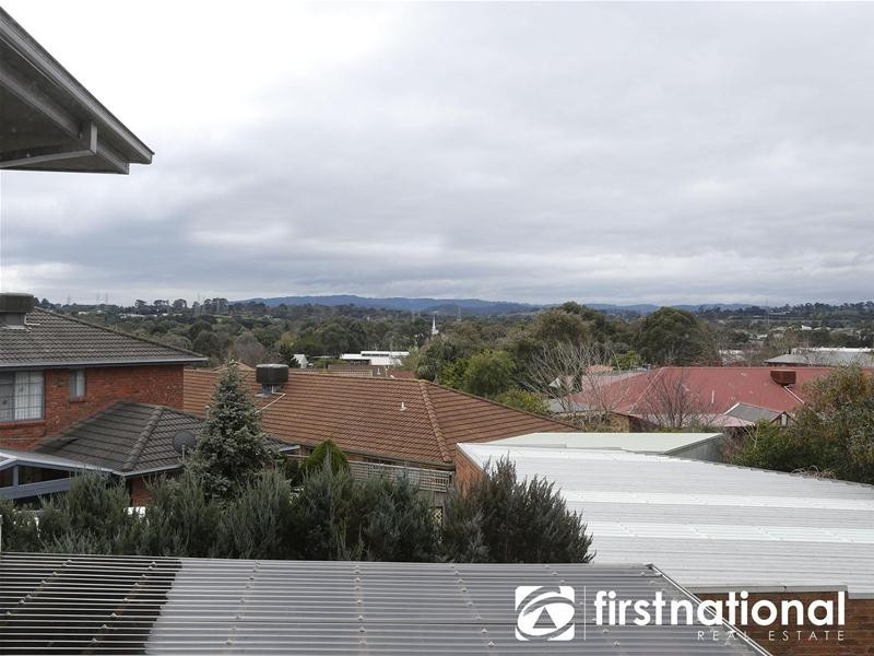 16 Araluen Rise, Narre Warren VIC 3805