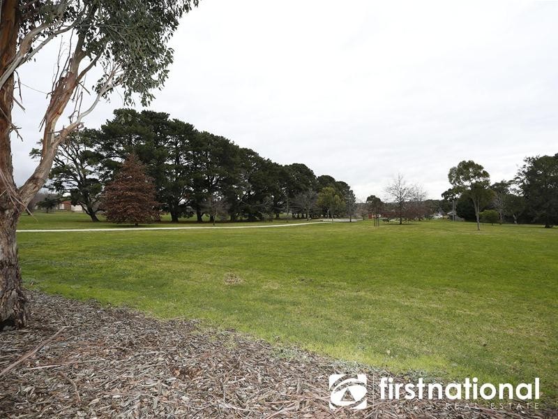 16 Araluen Rise, Narre Warren VIC 3805