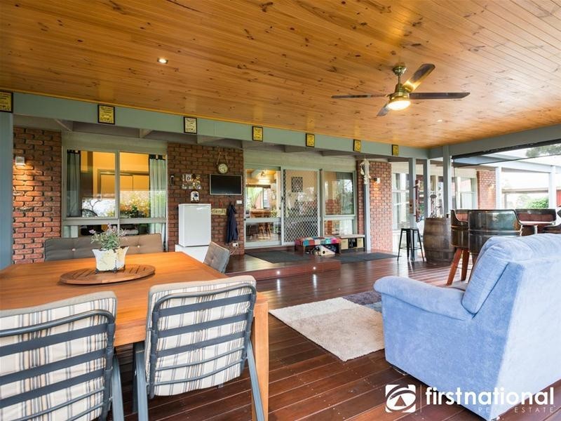 6 Stacey Street, Bunyip VIC 3815