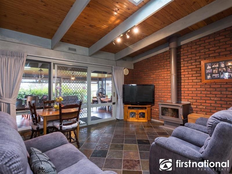 6 Stacey Street, Bunyip VIC 3815