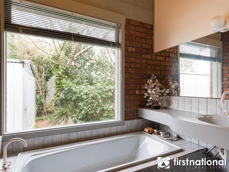 6 Stacey Street, Bunyip VIC 3815