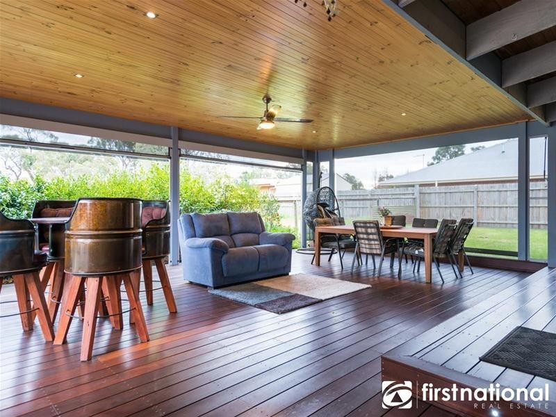 6 Stacey Street, Bunyip VIC 3815