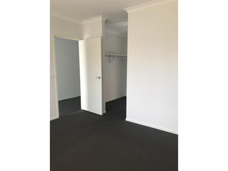 9 Manhattan Drive, Officer VIC 3809