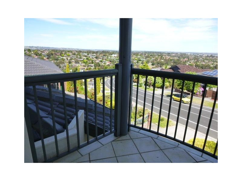 49 John Edgcumbe Way, Endeavour Hills VIC 3802