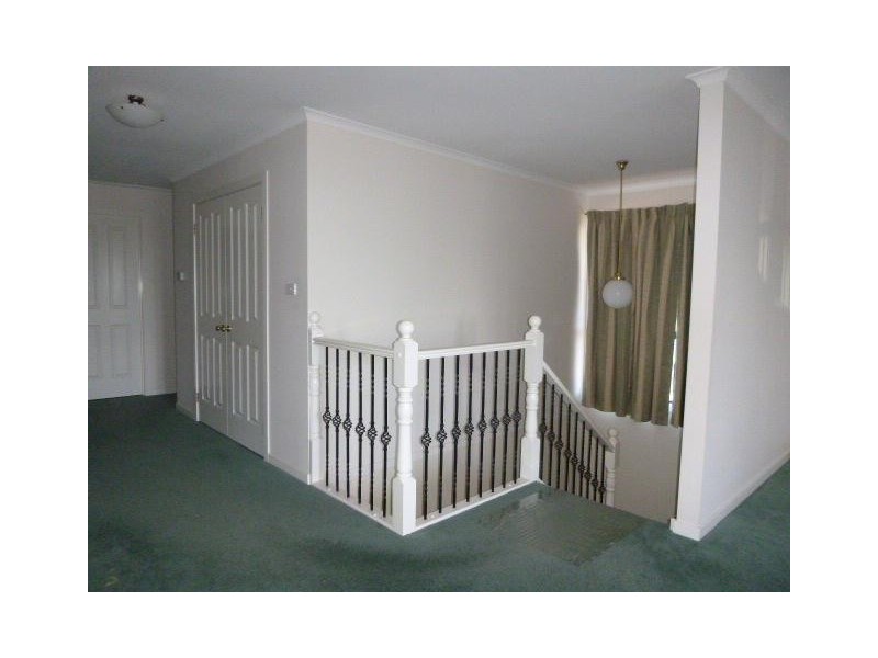 49 John Edgcumbe Way, Endeavour Hills VIC 3802