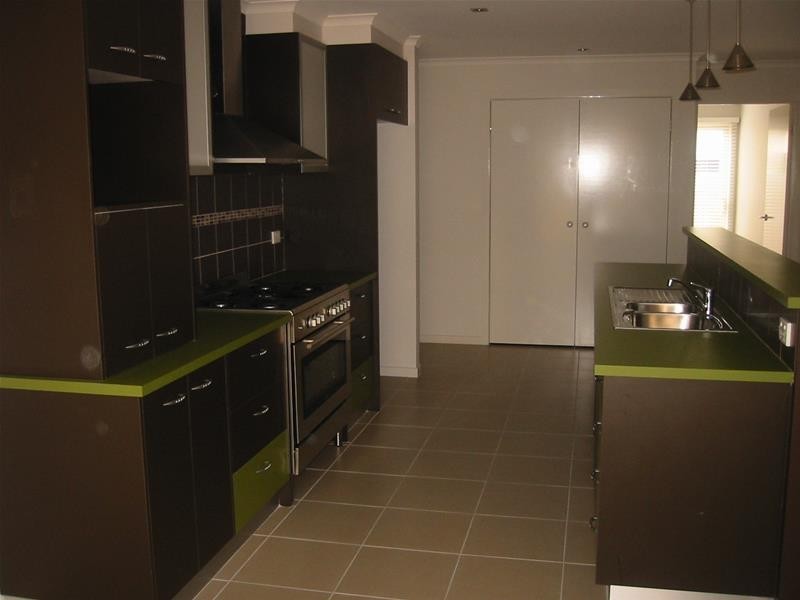 38 Golden Grove Drive, Narre Warren South VIC 3805