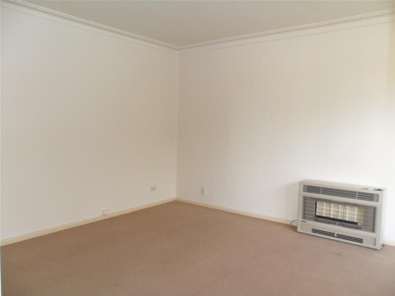 9/9 Gloucester Avenue, Berwick VIC 3806