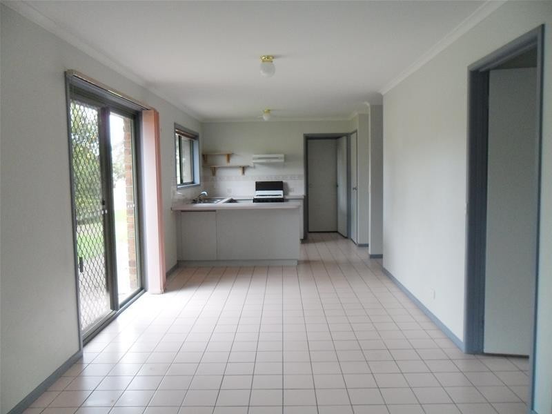 50 Collins Crescent, Berwick VIC 3806