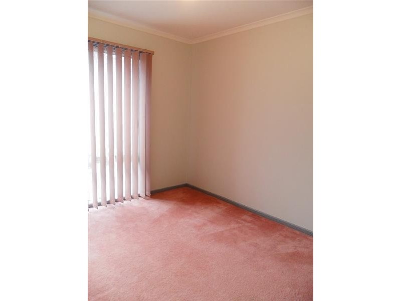 50 Collins Crescent, Berwick VIC 3806