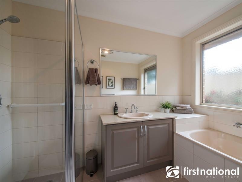 4/4 Anderson Street, Pakenham VIC 3810