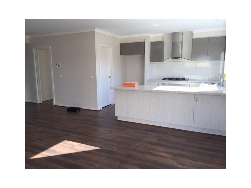 16 Joanne Way, Officer VIC 3809