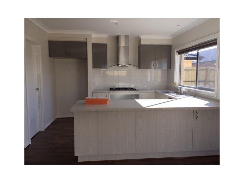 16 Joanne Way, Officer VIC 3809