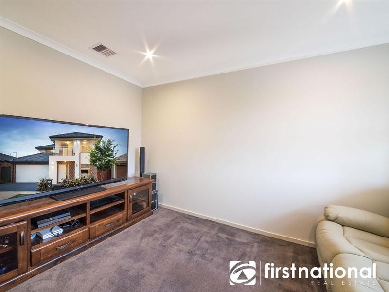 41 Bonnington Boulevard, Clyde North VIC 3978