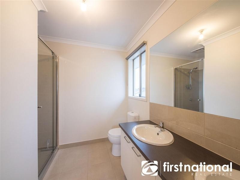 41 Bonnington Boulevard, Clyde North VIC 3978