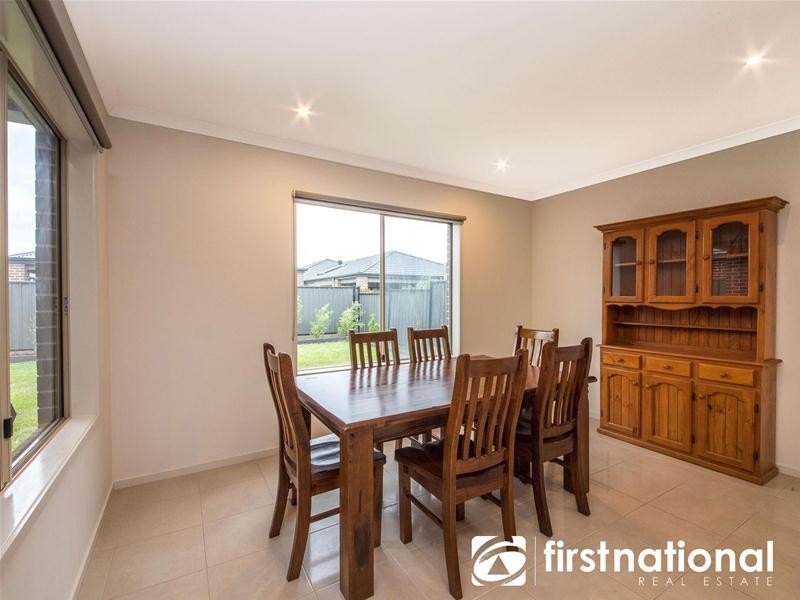 41 Bonnington Boulevard, Clyde North VIC 3978