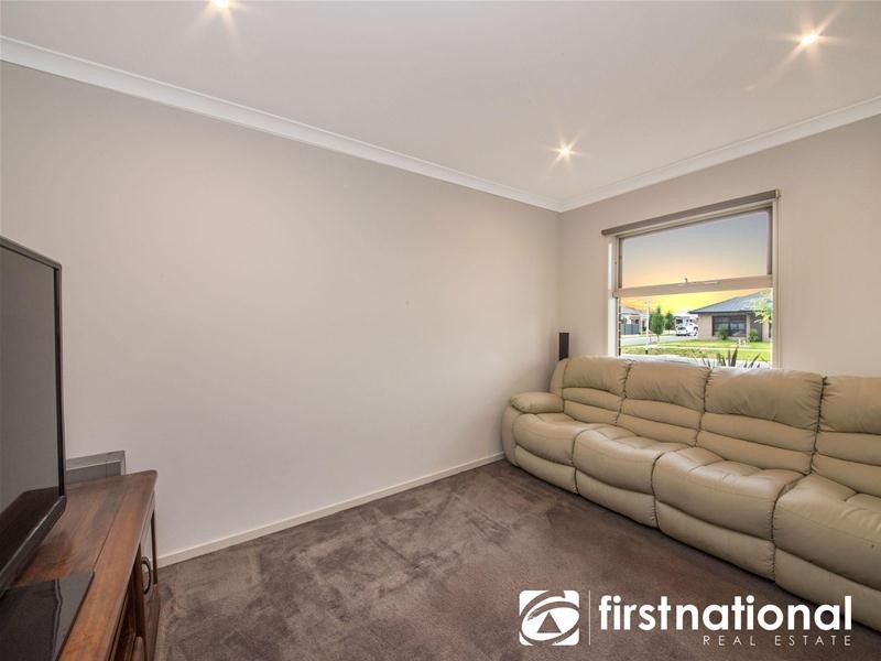 41 Bonnington Boulevard, Clyde North VIC 3978