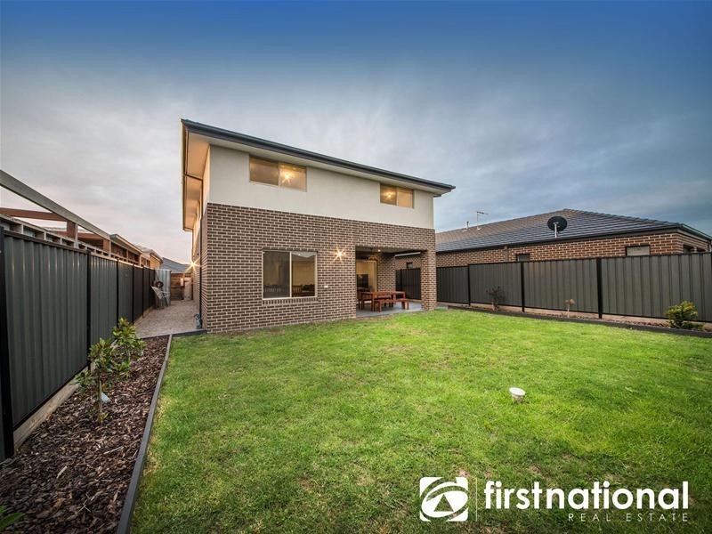 41 Bonnington Boulevard, Clyde North VIC 3978