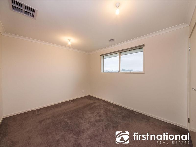 41 Bonnington Boulevard, Clyde North VIC 3978