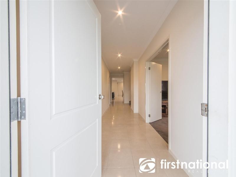 41 Bonnington Boulevard, Clyde North VIC 3978