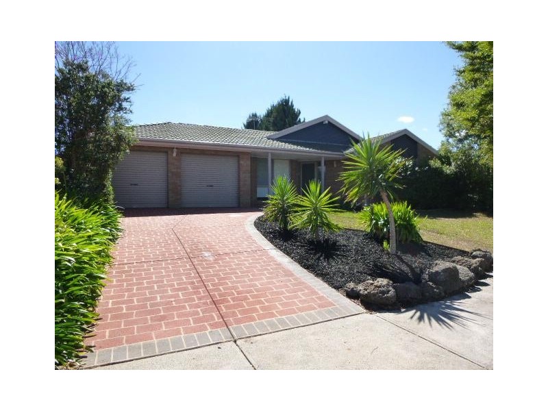 4 Versailles Place, Narre Warren VIC 3805