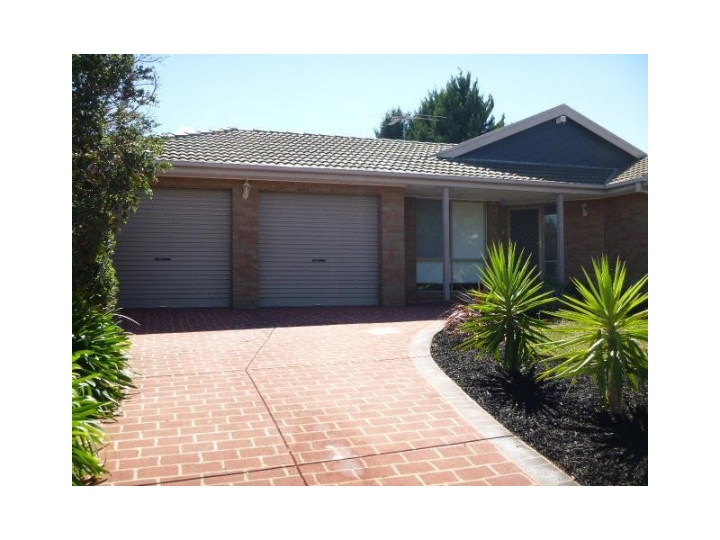 4 Versailles Place, Narre Warren VIC 3805