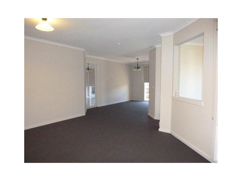 4 Versailles Place, Narre Warren VIC 3805